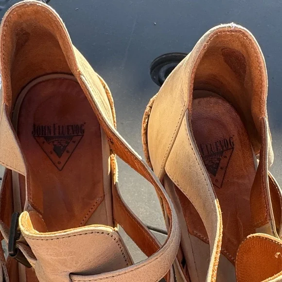 John Fluevog Cream Multi-Buckle Heels Pindowns Farrah - Picture 2 of 7